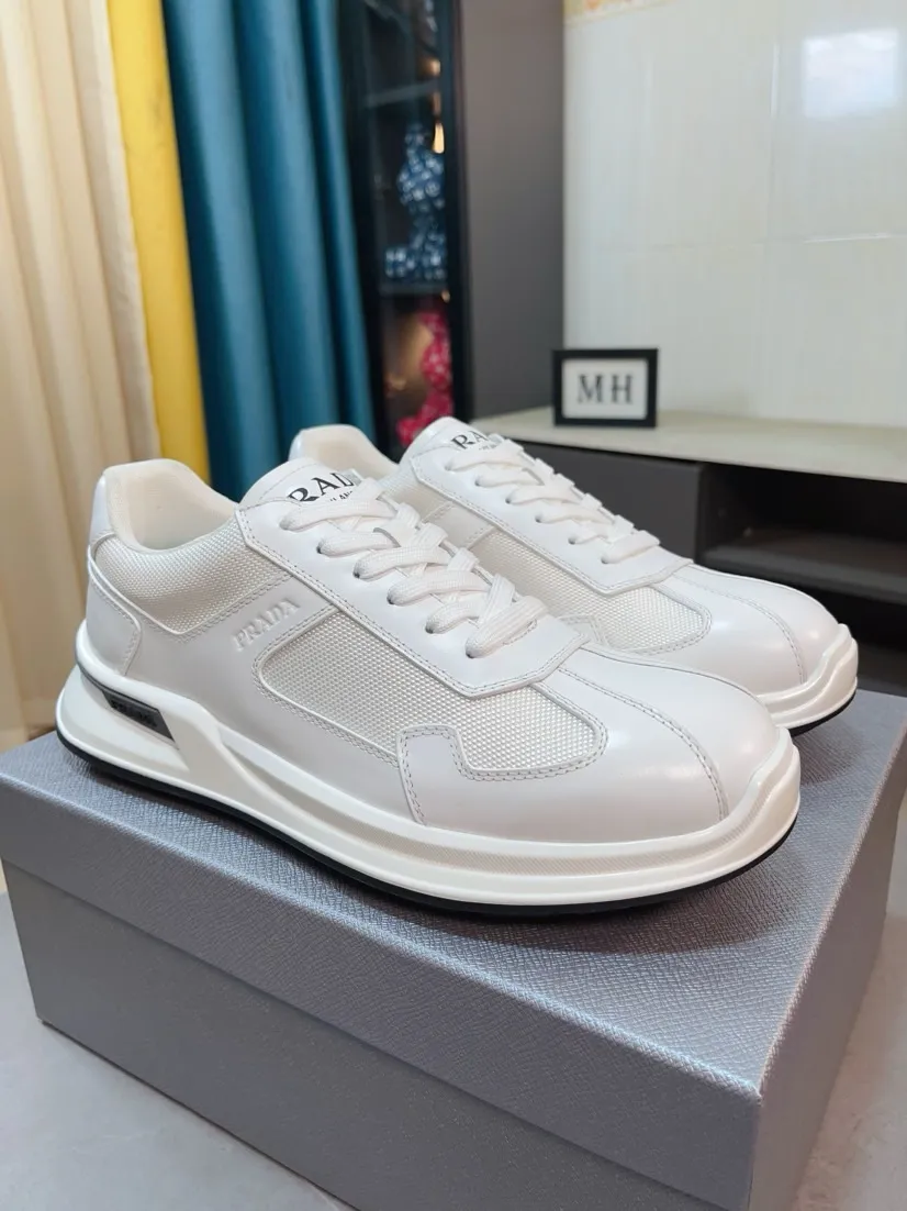 The ex-factory price is 620🌹🌹The high-quality new Prada (Prada) counters are launched simultaneously. The new men's shoes and 😘fabrics are selected from imported mesh and glue-spraying technology. Imported cowhide lining. 👍🏿High-end☄️Open-molded non-slip rubber outsole, exquisite lines, simple and elegant, comfortable and high-end for leisure travel. Code number: 38 to 44
